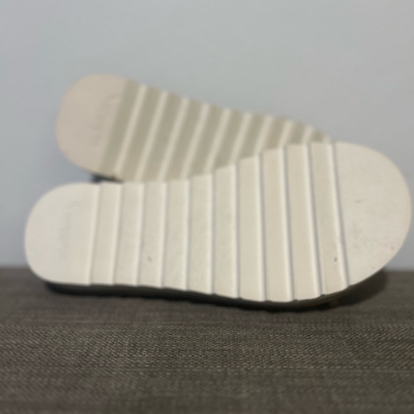 Kookaburra Leopard Print Fuzzy Slippers - Picture 6 of 7